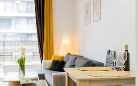 Cityscape Oasis: Active Studio Heaven