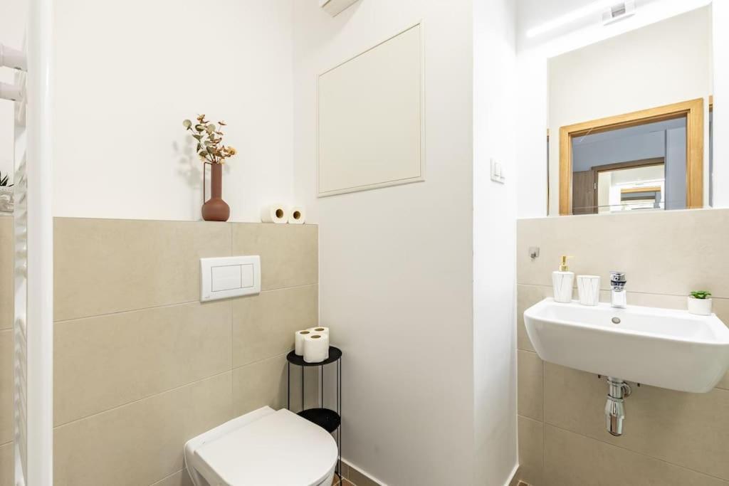 Cityscape Oasis: Active Studio Heaven Bratislava Exterior photo