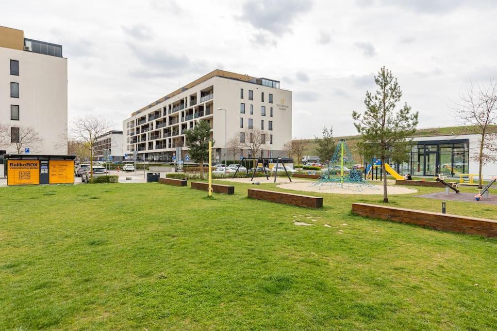 Cityscape Oasis: Active Studio Heaven Bratislava Exterior photo