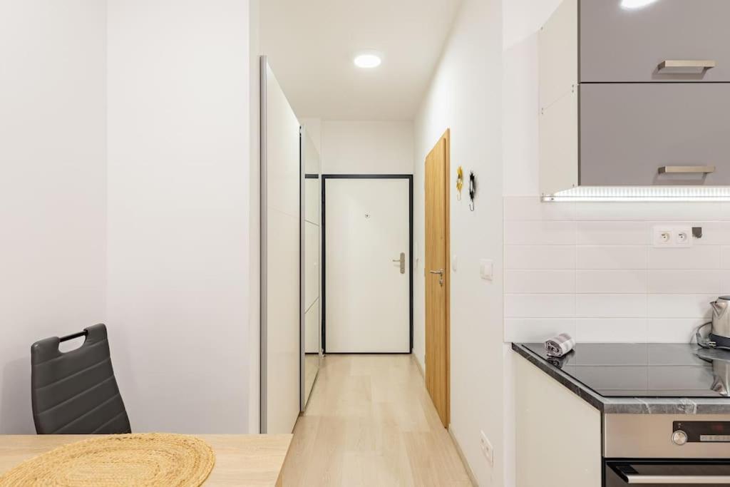 Cityscape Oasis: Active Studio Heaven Bratislava Exterior photo