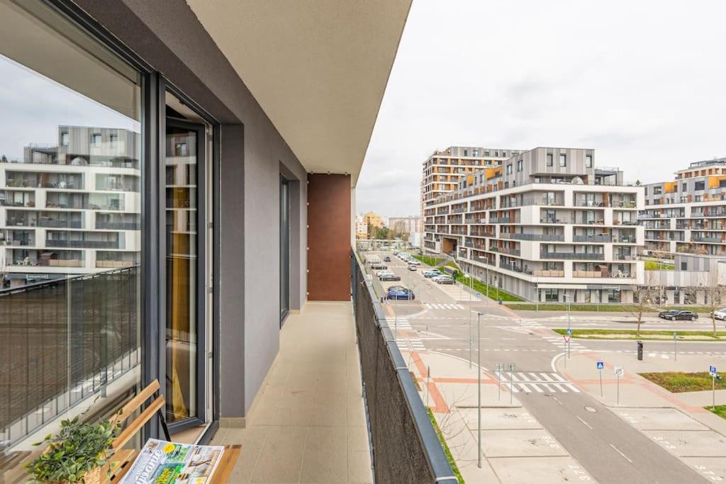 Cityscape Oasis: Active Studio Heaven Bratislava Exterior photo