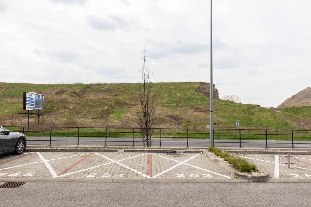 Cityscape Oasis: Active Studio Heaven Bratislava Exterior photo