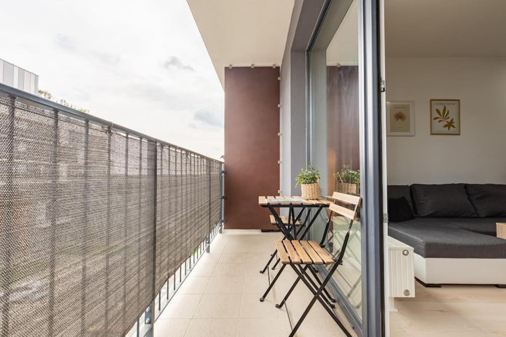 Cityscape Oasis: Active Studio Heaven Bratislava Exterior photo